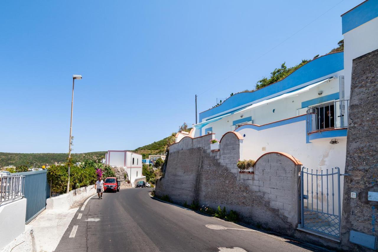 La Casa Del Capitano Ponza Villa Luaran gambar